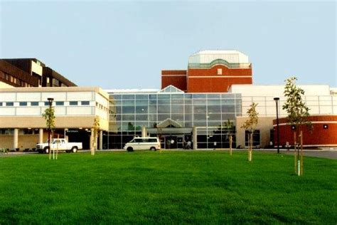 hotels near pasqua hospital regina.